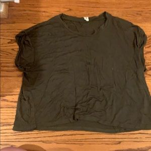 Comfortable flowy dark green t shirt